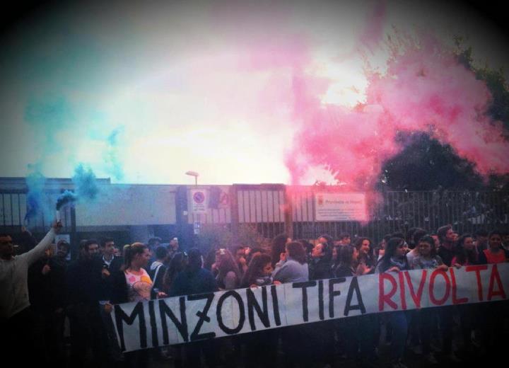 Giugliano (NA): Primo sit-in del Blocco Studentesco con gli studenti dell’IPSSCT Minzoni contro il governo dei baroni.