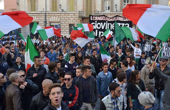 Ascoli Piceno – In 500 in corteo contro il Governo Letta