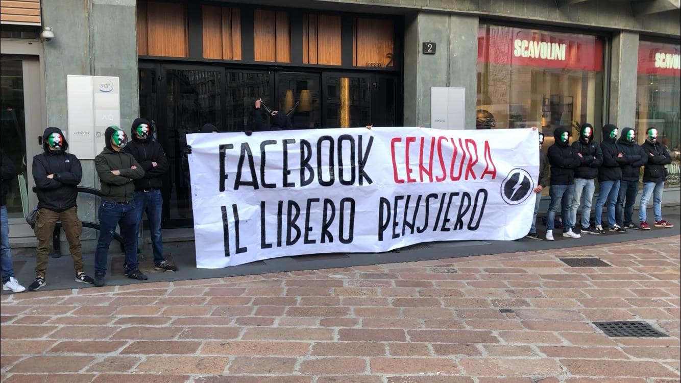 blocco studentesco milano blitz sede facebook censura pagine social 1