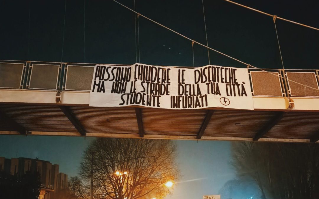 BLOCCO STUDENTESCO PADOVA PROTESTA CONTRO LA CHIUSURA DELLE DISCOTECHE DURANTE LE FESTE