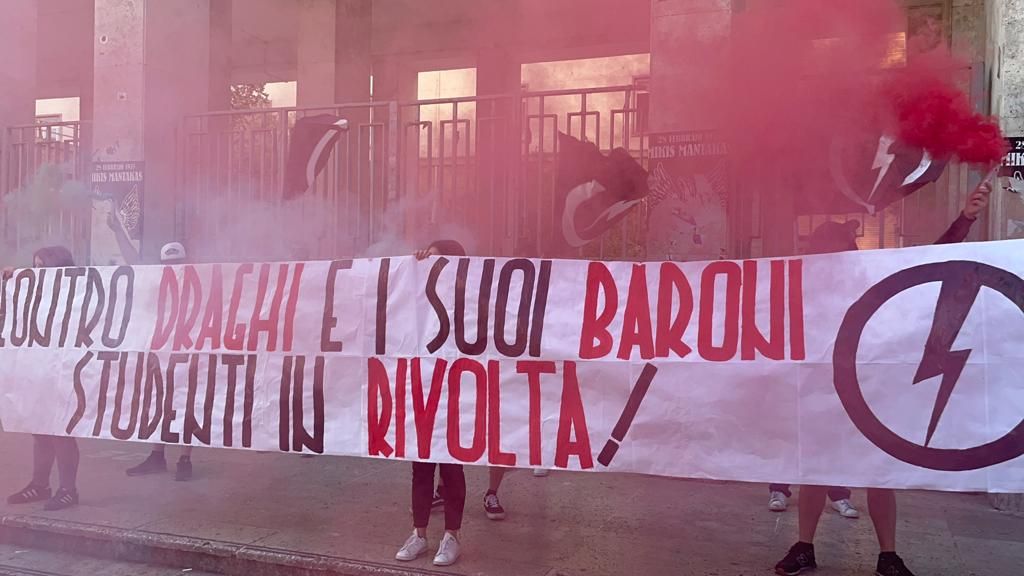 blocco studentesco 20-21-05 contro draghi e baroni roma